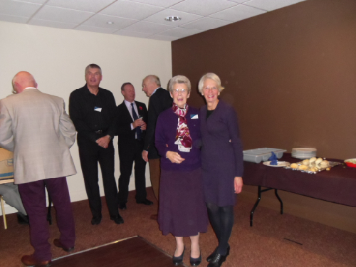 Cllr Pat Couper presents Lin Chesshire with her Volunteer Award